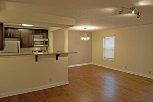 Park Court Apartments in Louisville, KY - Building Photo