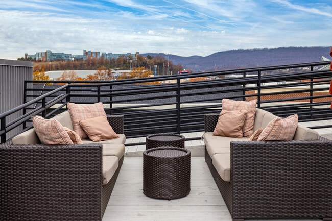 Walnut Commons in Chattanooga, TN - Foto de edificio - Other