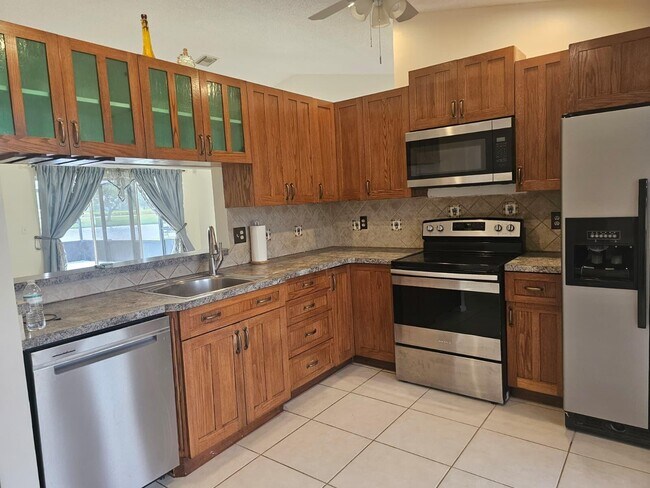 5220 Rosen Blvd in Boynton Beach, FL - Foto de edificio - Building Photo