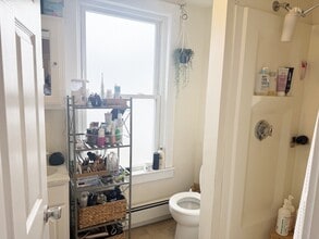 37 Prospect Street Ave, Unit 2 in Waltham, MA - Foto de edificio - Building Photo