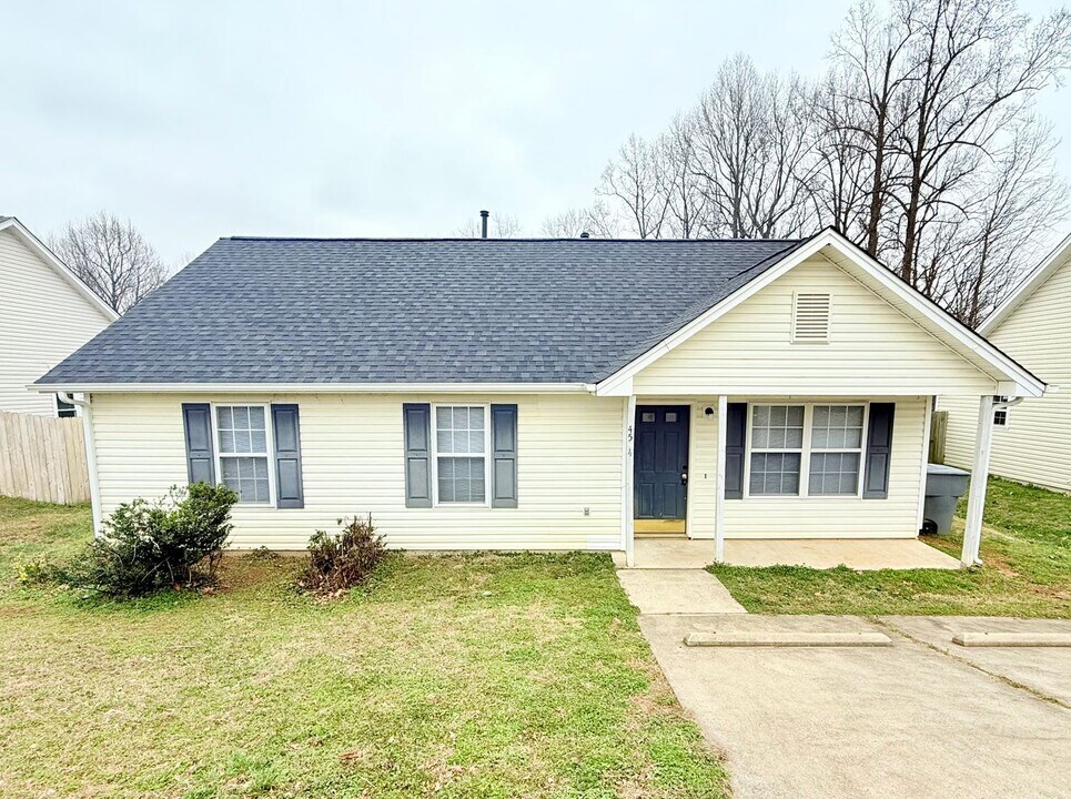 4504 Biesterfield Dr in Charlotte, NC - Building Photo