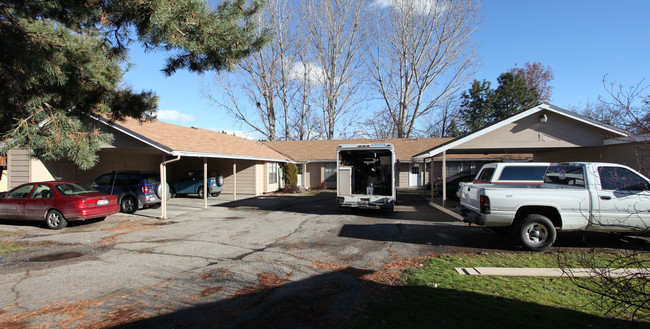 1906-1935 S Priest Pl in Boise, ID - Building Photo - Building Photo