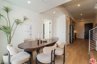 611 N Virgil Ave in Los Angeles, CA - Building Photo - Building Photo