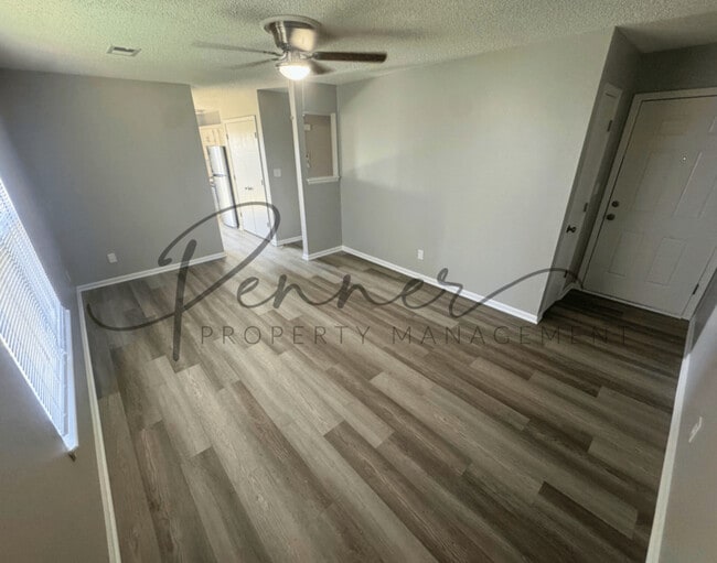 102 Sky Vue Dr in Raymore, MO - Building Photo - Building Photo