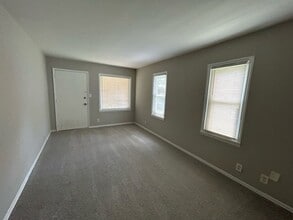 221 Richmond Dr NW in Huntsville, AL - Building Photo - Building Photo