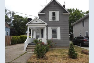 648 Plett St SW in Grand Rapids, MI - Building Photo