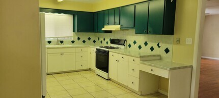 2201 NW 36th Dr in Gainesville, FL - Building Photo - Building Photo