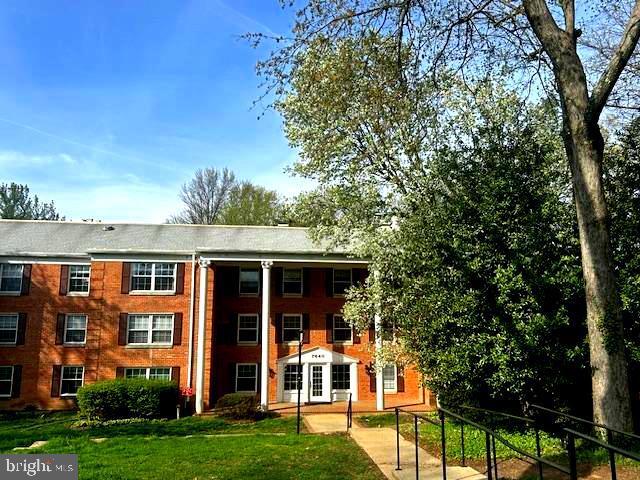 7640 Provincial Dr in McLean, VA - Building Photo