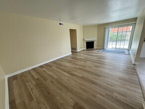 812-818 E Fairway Dr in Orange, CA - Building Photo - Building Photo