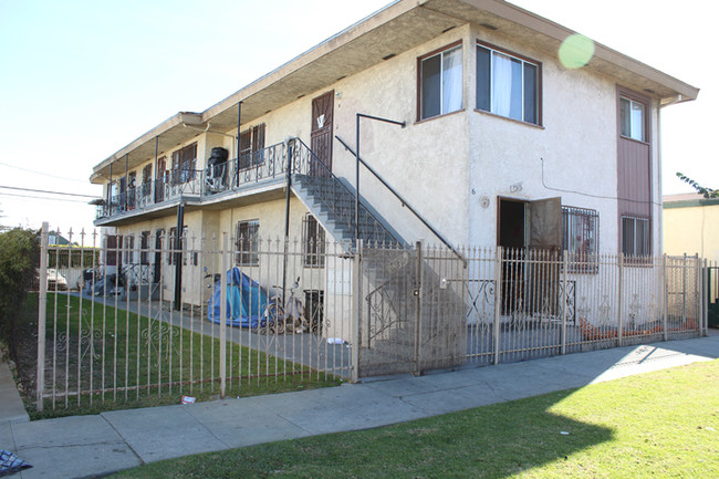 7516 S Western Ave in Los Angeles, CA - Building Photo - Primary Photo