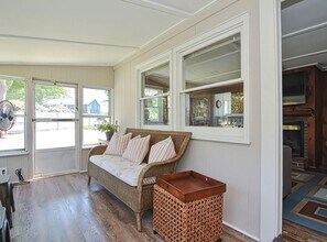2 Saratoga Ct in Rockport, MA - Building Photo - Building Photo