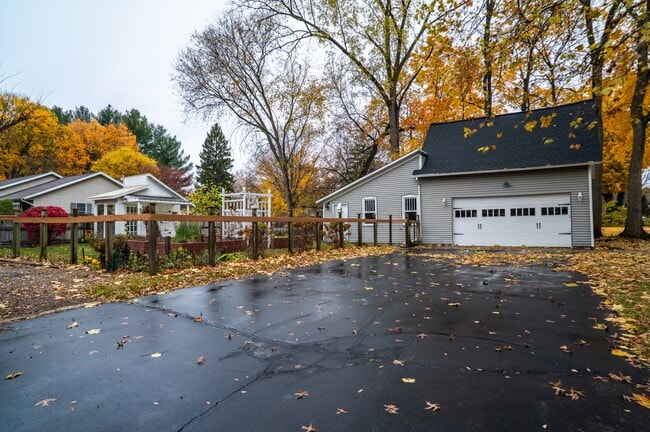 property at 422 S Michigan Ave