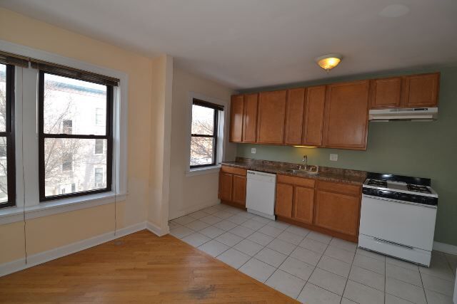 3321 N Lakewood Ave, Unit M07H in Chicago, IL - Foto de edificio - Building Photo