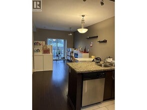 5211 Irmin St in Burnaby, BC - Building Photo - Building Photo