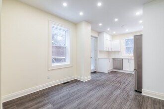 8 Draper St in Toronto, ON - Building Photo - Building Photo