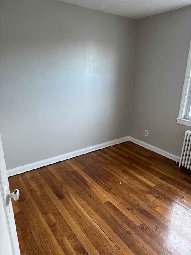 1618 Memorial Ave, Unit apt 2a