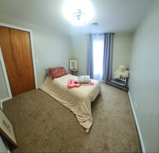 726 Michigan St in Lapeer, MI - Building Photo - Building Photo