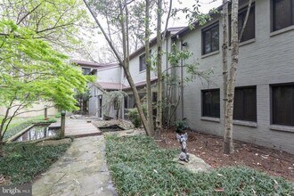 1434 Kirby Rd in McLean, VA - Foto de edificio - Building Photo