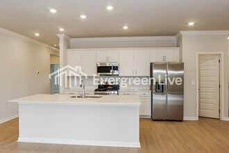 303 Pond Spg Dr in Huntsville, AL - Building Photo - Building Photo