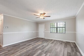 2832 Vicksburg Ln in Strawberry Plains, TN - Building Photo - Building Photo