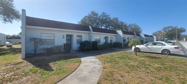 property at 13850 Oakwood Ln