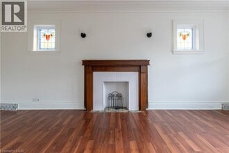 49 Province St S in Hamilton, ON - Building Photo - Building Photo