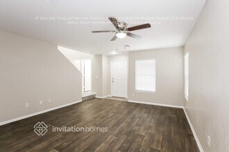 4946 Volcanic Rock Ln in Las Vegas, NV - Building Photo - Building Photo