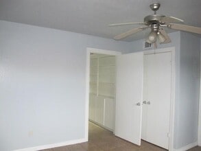 425 S Oak St in Arlington, TX - Building Photo - Building Photo
