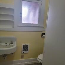 338 SE Jackson St, Unit #1 in Roseburg, OR - Foto de edificio - Building Photo