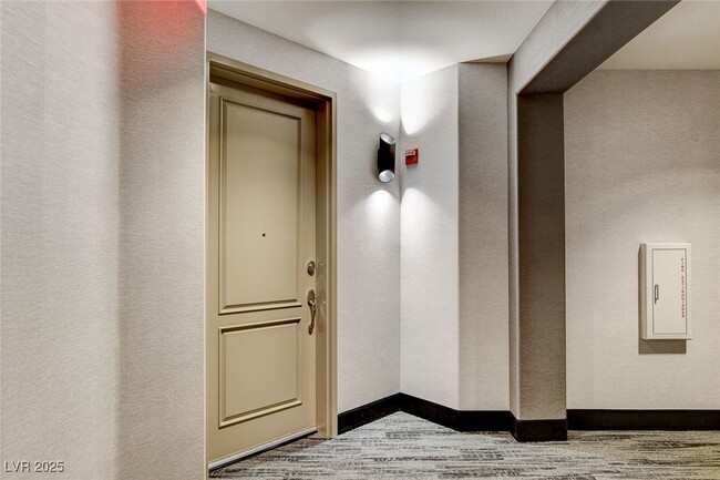62 E Serene Ave in Las Vegas, NV - Building Photo - Building Photo