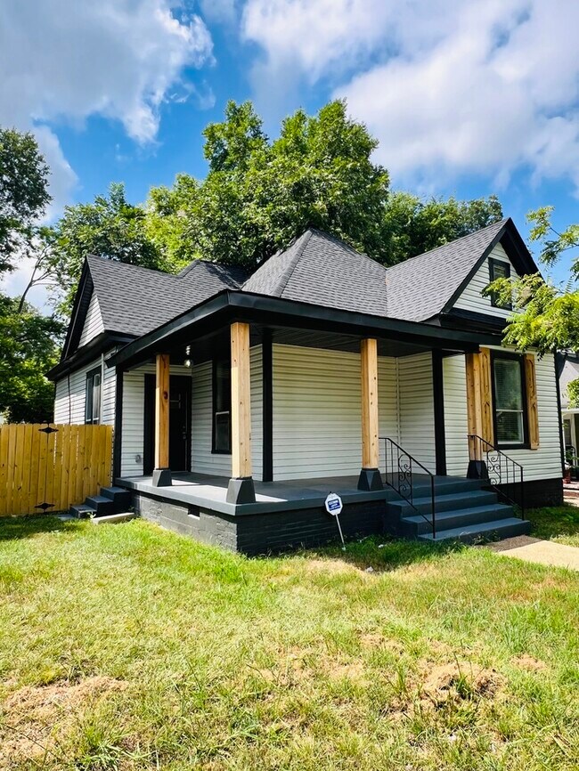 1707 Nelson Ave in Memphis, TN - Foto de edificio - Building Photo