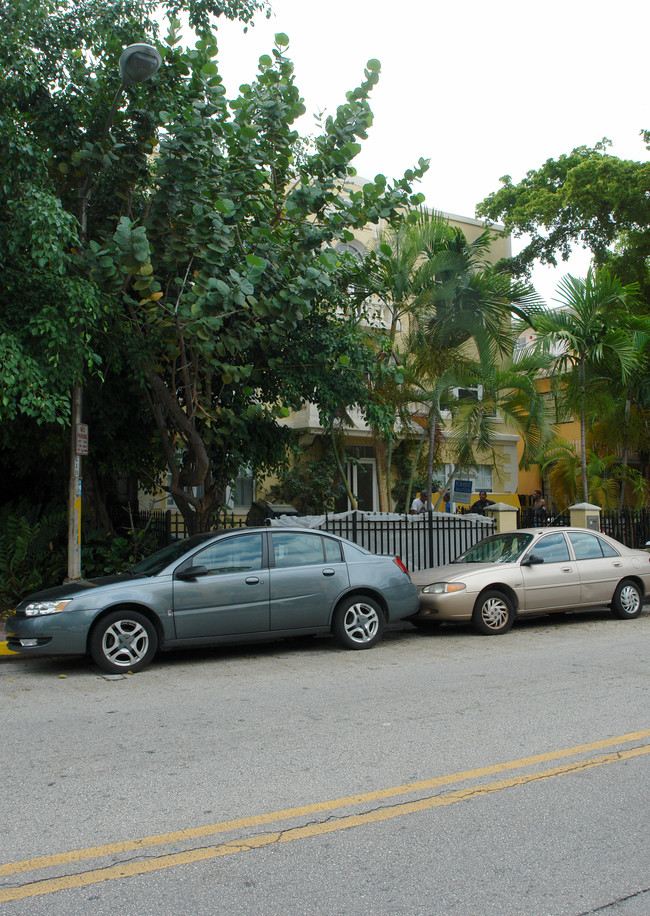 1615 Pennsylvania Ave in Miami Beach, FL - Building Photo - Building Photo