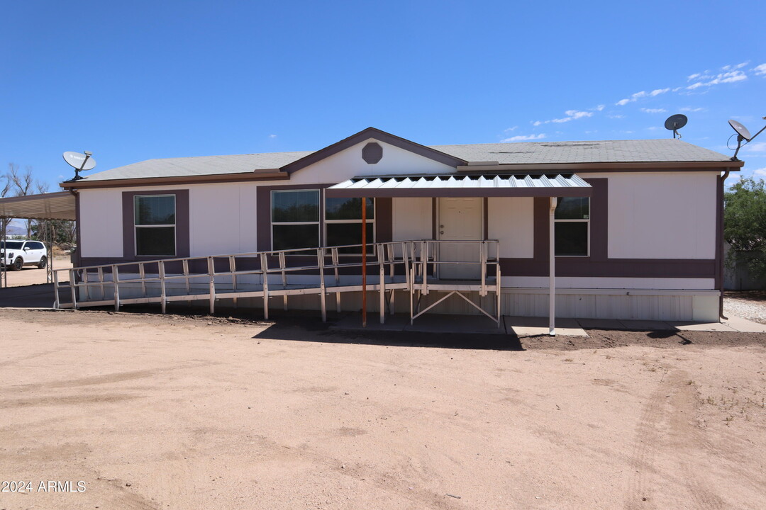 545 S Sabin St in Saint David, AZ - Foto de edificio