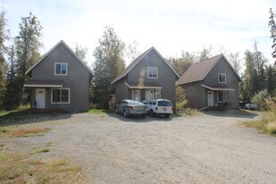 320 E Victor Cir, Unit D in Wasilla, AK - Building Photo