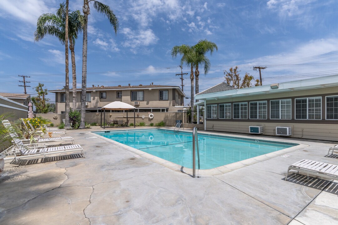 Riverglen Apartments in Riverside, CA - Building Photo