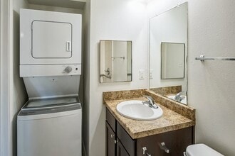 Summit at Pine Lake in Nacogdoches, TX - Building Photo - Building Photo