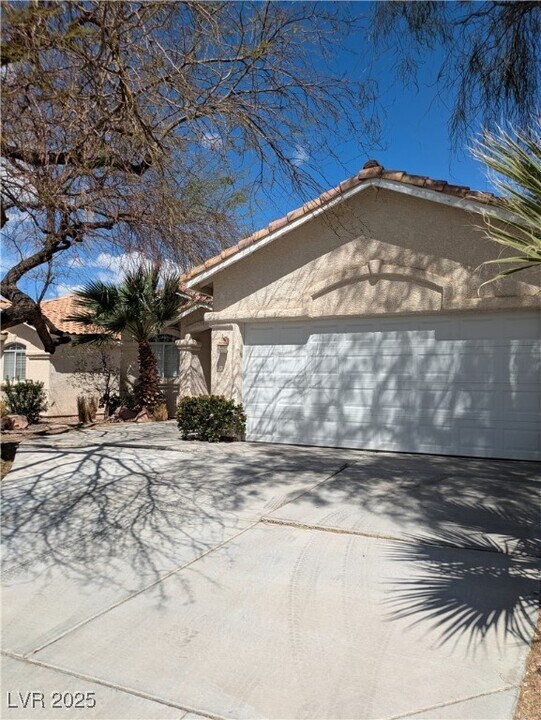 1434 E Still Creek Ave in Henderson, NV - Building Photo