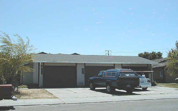 2930 Malvern Ct in Stockton, CA - Foto de edificio