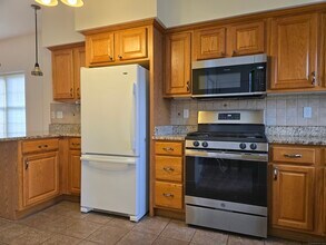 511 Elm St in North Haven, CT - Building Photo - Building Photo