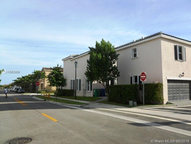 17099 Southwest 93rd Street, Unit 0 in Miami, FL - Building Photo - Building Photo