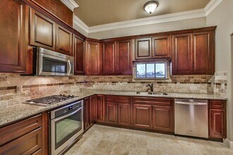 11005 Upland River Dr in Houston, TX - Building Photo - Building Photo