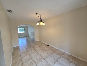703 Riverside Dr in Greenacres, FL - Foto de edificio - Building Photo