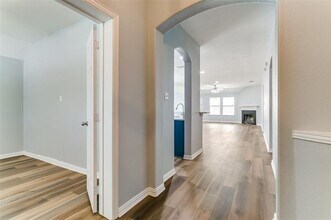 815 Creekside Dr in Little Elm, TX - Foto de edificio - Building Photo
