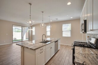 780 Aurora Vale Pl in Henderson, NV - Building Photo - Building Photo