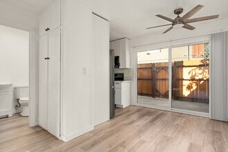 Canyon Edge Townhomes in Azusa, CA - Foto de edificio - Building Photo