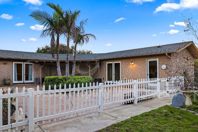 8823 Los Coches Rd in Lakeside, CA - Building Photo - Building Photo