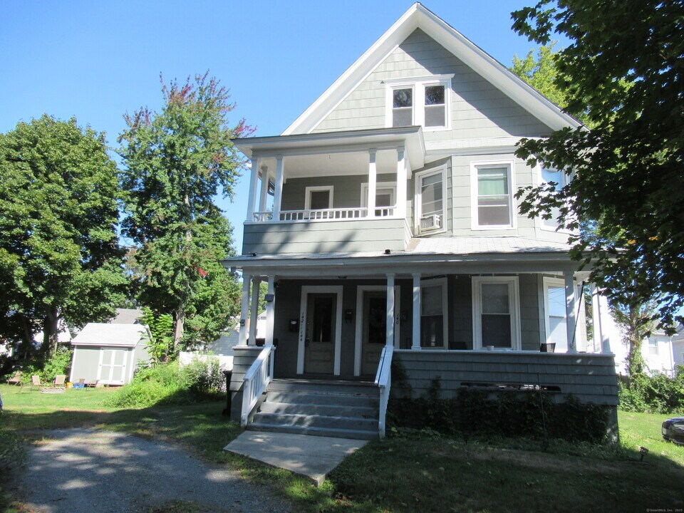 144 Disbrow St in Stratford, CT - Building Photo
