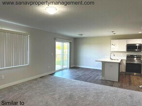 3065 Fairfield Dr in Waukee, IA - Building Photo - Building Photo
