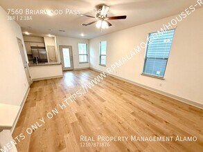 7560 Briarwood Pass in San Antonio, TX - Building Photo - Building Photo