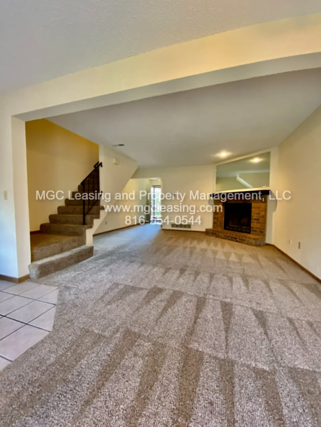 3567 NE Independence Ave in Lee's Summit, MO - Building Photo - Building Photo